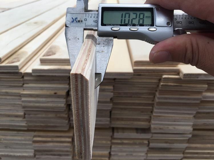material dos rodapés modernos LVL