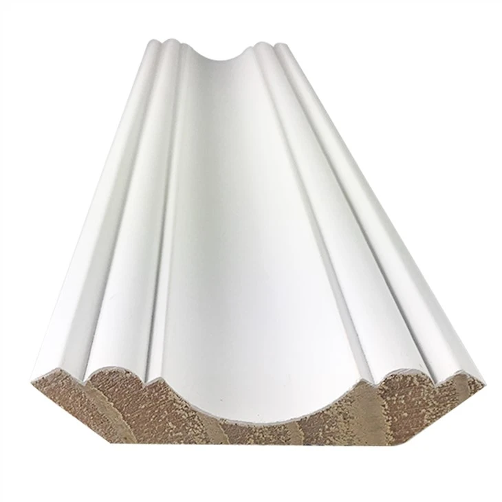Teto de moldagem de coroa de pinho com primer branco
